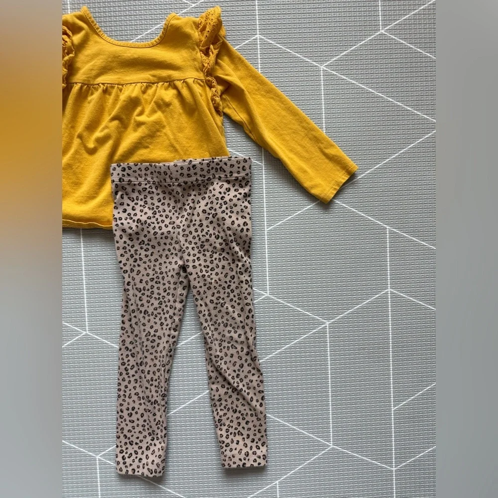 Carters|Baby girl/toddler cute outfit,leopard leggings & mustard ruffle top•••
